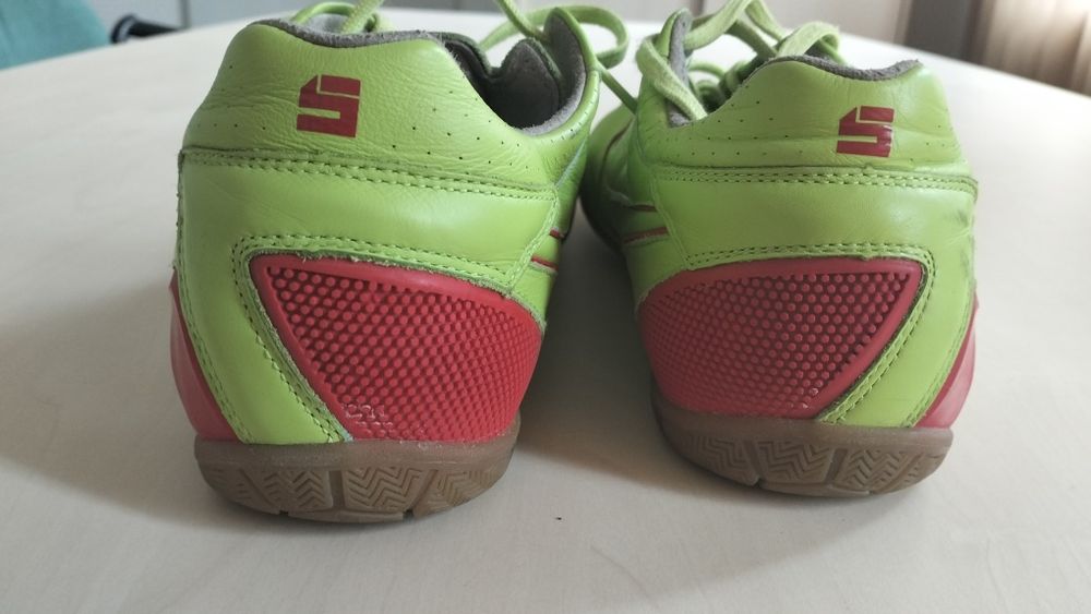 Buty halowe NIKE skóra rozm. 43 - 44