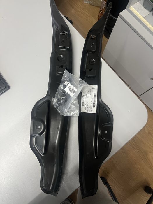 Ущільнювач крила Skoda