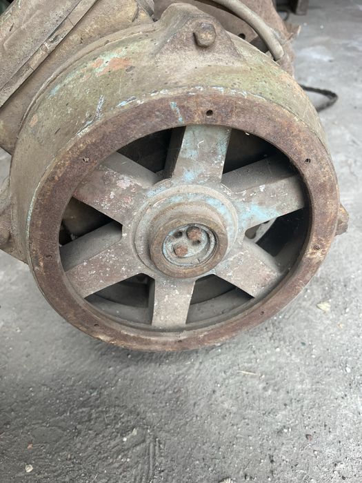 Продам двигатель подъёма на болгарский тельфер 3.2 тонн