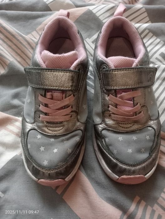 Взуття для дівчинки