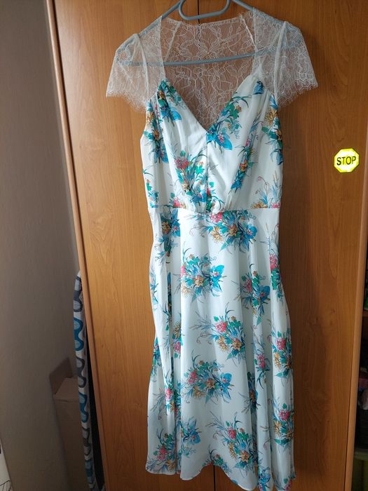 Biała sukienka w kwiaty asos