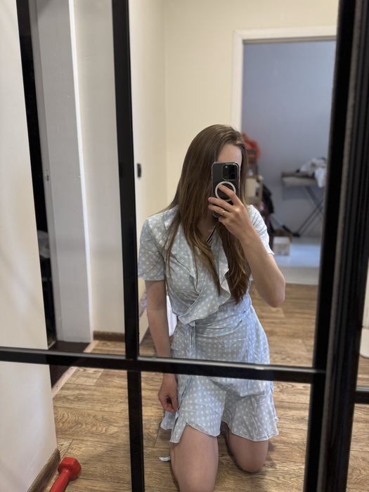 Сукня на запах блакитна