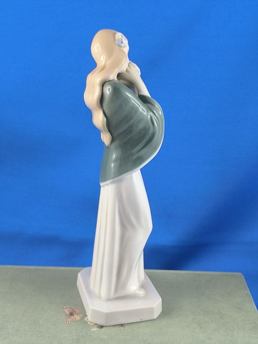 Ofelia dziewczyna Bing&Grondahl Kopenhaga #porcelana #Hamlet #ozdoba