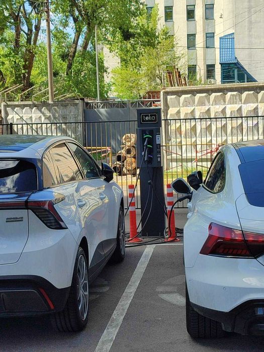 1К квартира люкс студія метро Чернігівська 3 хвил