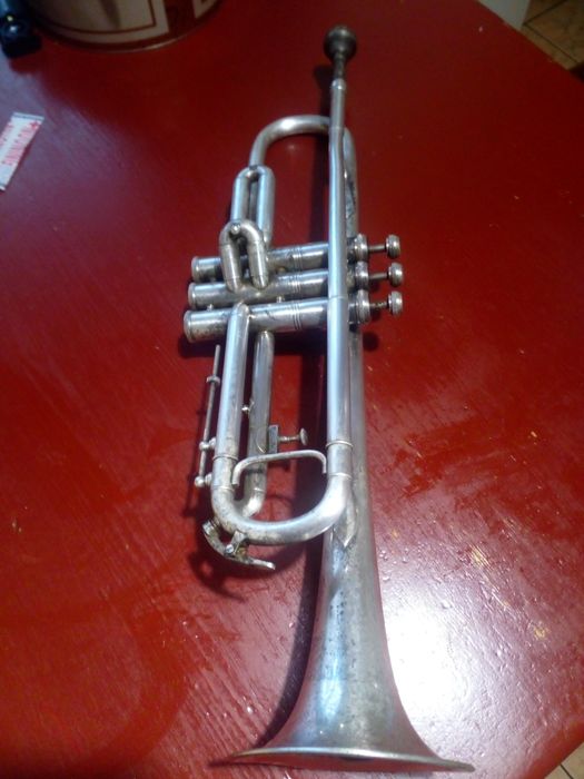 Zabytkowa kolekcjonerska trąbka muzyczna