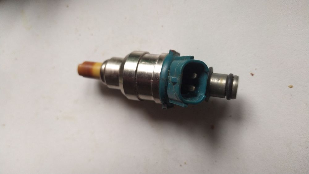 Форсунка синя Toyota , 2325002030