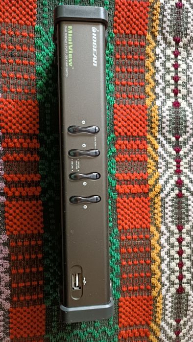 MiniView dual display 4 port USB kvmp switch