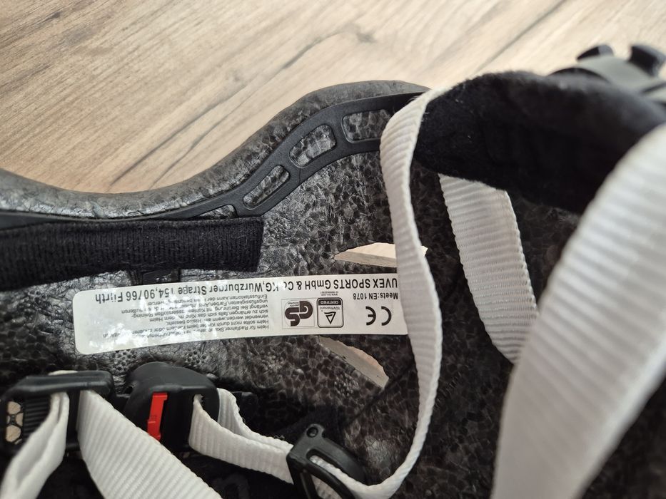 Kask rowerowy Uvex r. 49-54 cm