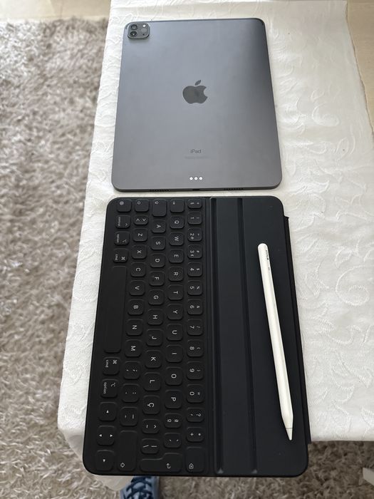iPad Pro 11 (3rd Generation) + Keyboard + Apple Pencil64730147910273123