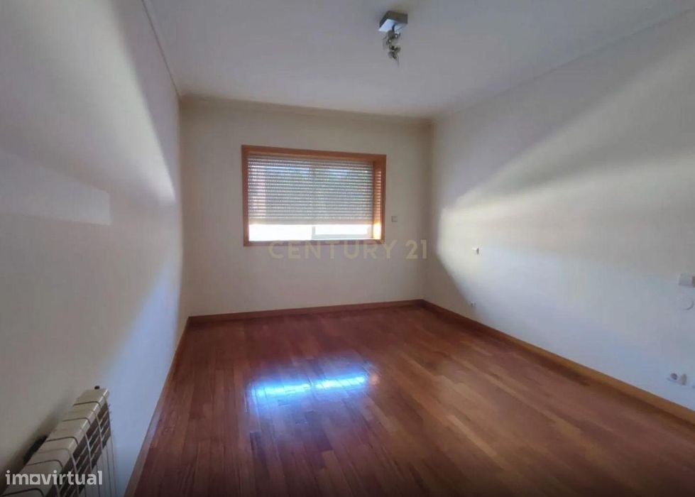 Apartamento para Arrendamento 3 Quartos