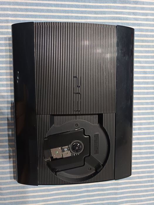 PS3 PlayStation 3 Super Slim 500GB Desbloqueada