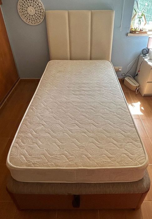 Conjunto de Cama Individual/Large Single – Bom Estado Sommier 110/190cm