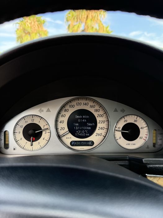 Mercedes-Benz E 220 — fotografia 9