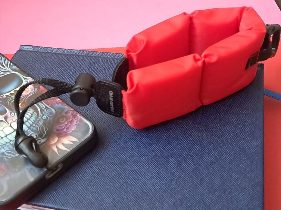 Pasek do aparatu lub telefonu dla snurkujacych