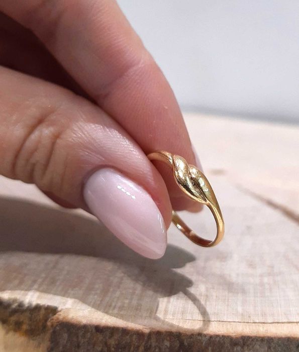 Złoty pierścionek p.585/1,72g