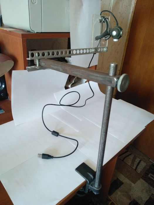 Штатив для проведення дистанційного навчання