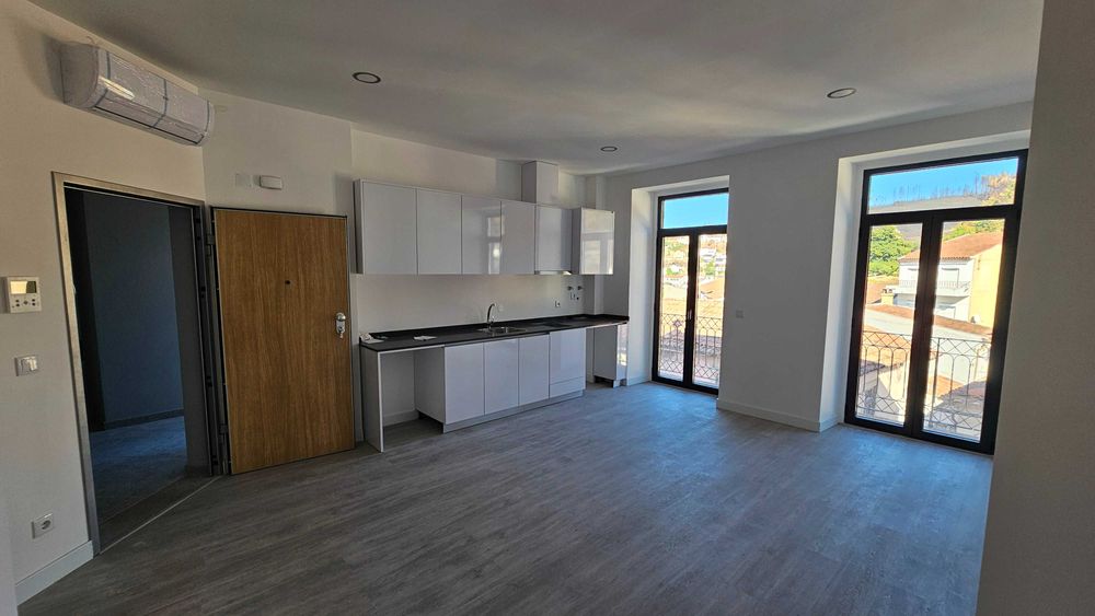 Edifício reabilitado para investimento | 8 unidades + rooftop | Ativo