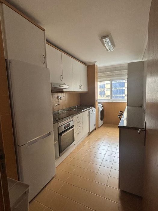 T2 nas Olaias, com garagem e arrecadação