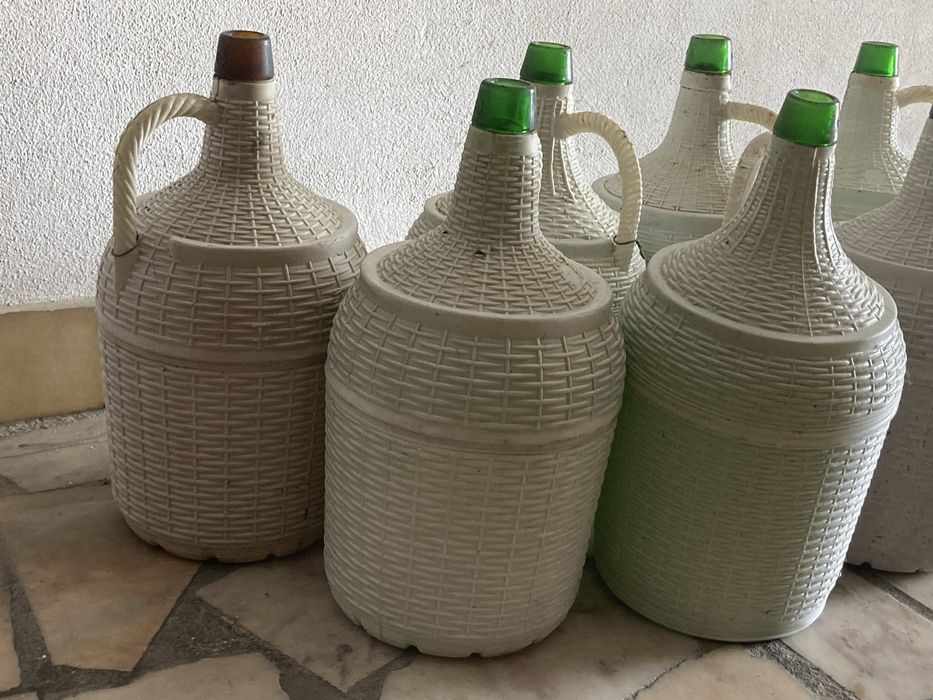 Garrafoes antigos (Vidro)