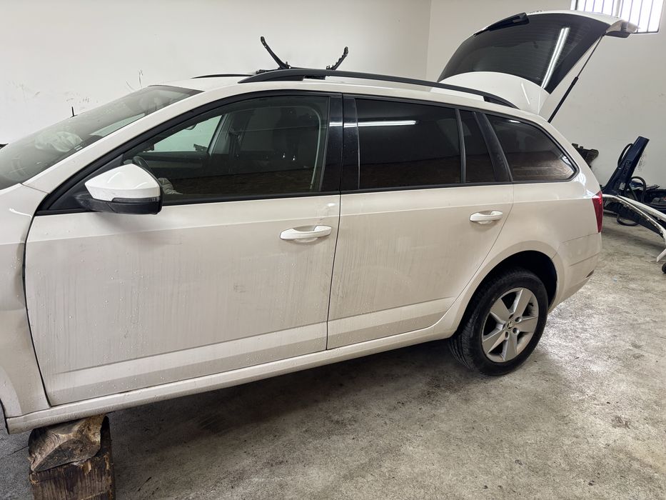 Skoda octavia A7 двері ляда октавія а7