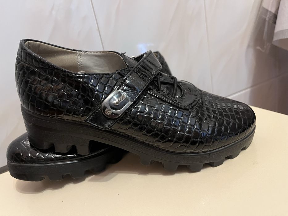 Жіночі туфлі-лофери