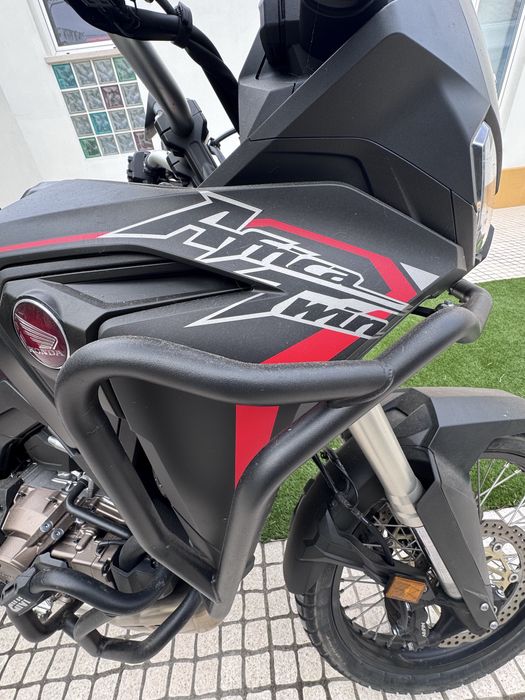 Honda Africa Twin 1100 - poucos quilometros