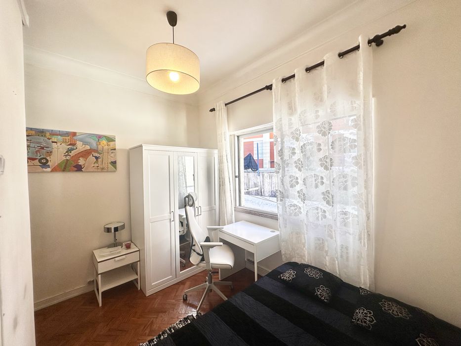 Aluga-se quarto com wc privado perto da Cidade Universitaria