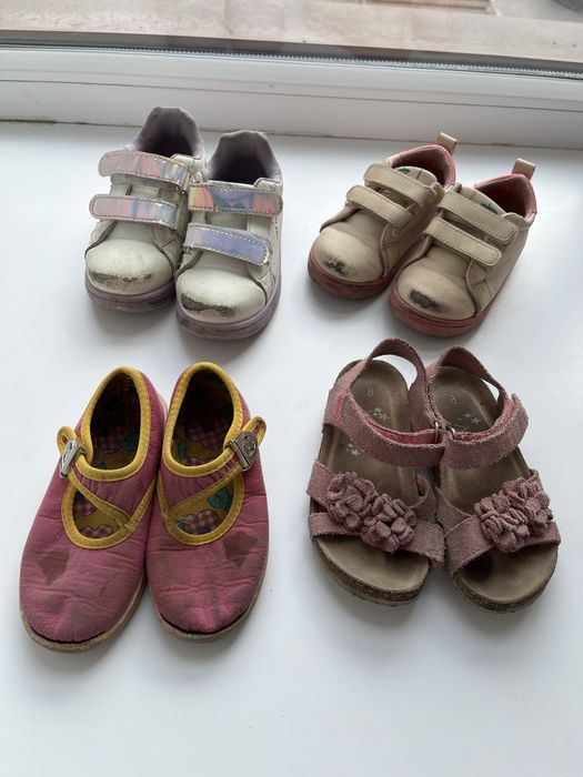 Взуття для дівчинки