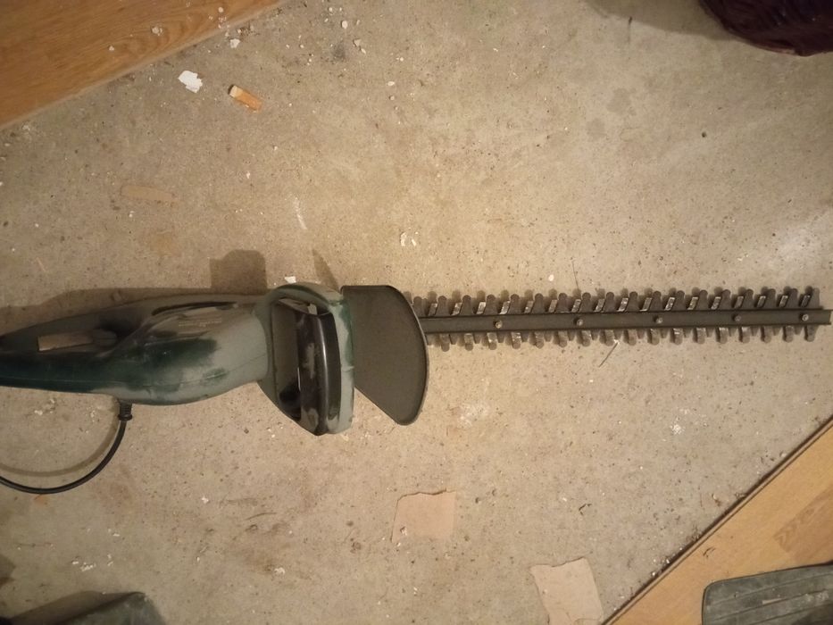 Nożyce elektryczne do żywopłotu