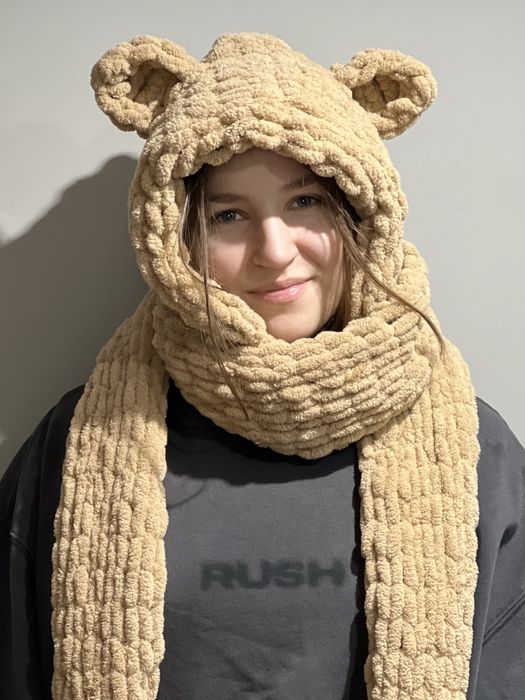 Szal z kapturem w kształcie misia