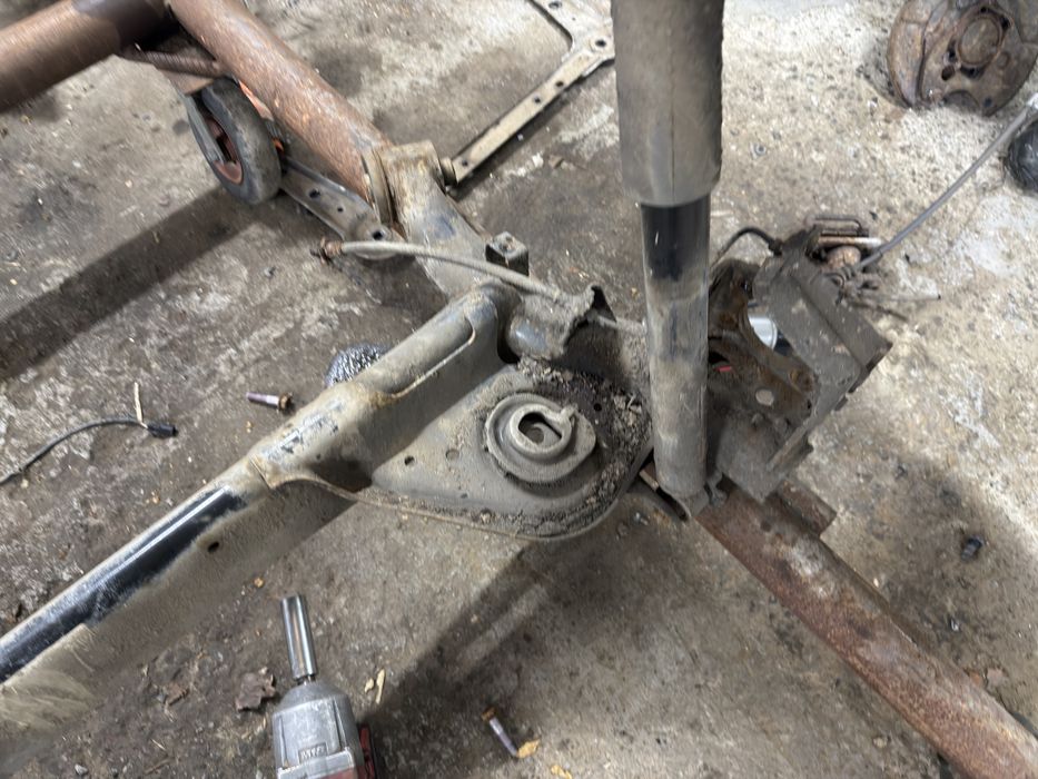 Задня балка ступиця nissan leaf 2011-17 нісан ліф задняя балка