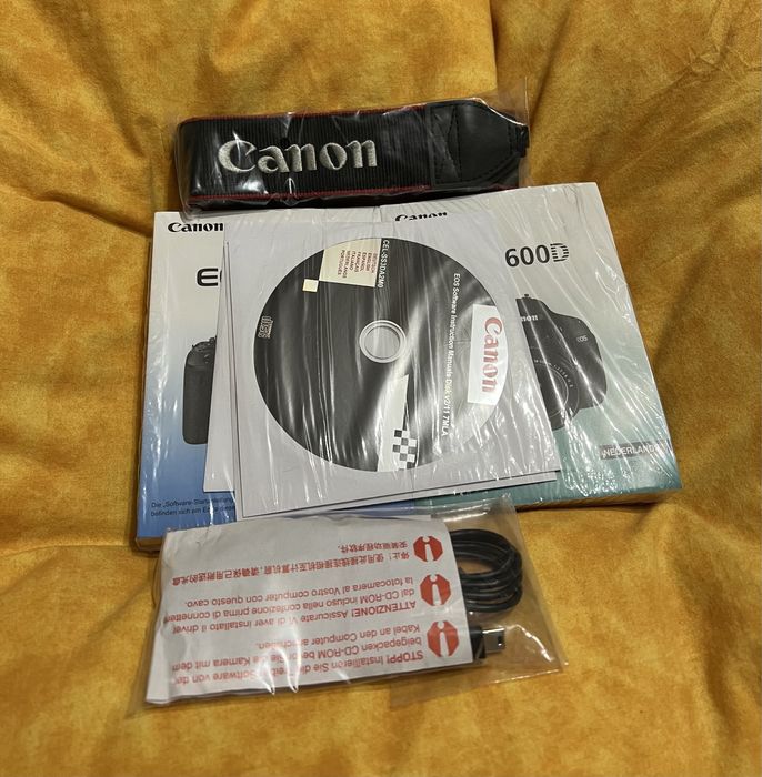 Зеркальный фотоаппарат Canon EOS 600D Kit 18-55