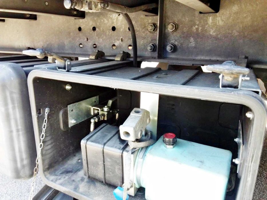 SEMI REBOQUE (CHICO) 18T DE CORTINAS TETO ELEVAVEL