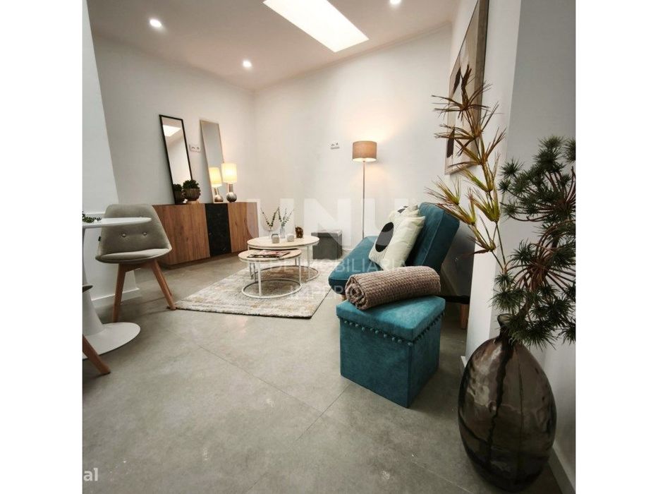Apartamento T3 1º Andar Totalmente Remodelado em Penha de França