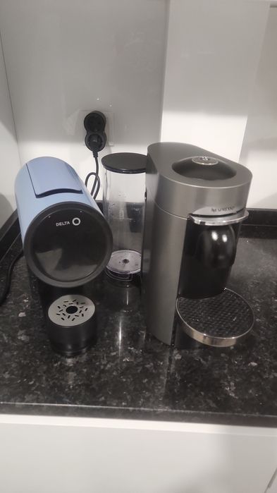 Máquina de café Delta e Nespresso