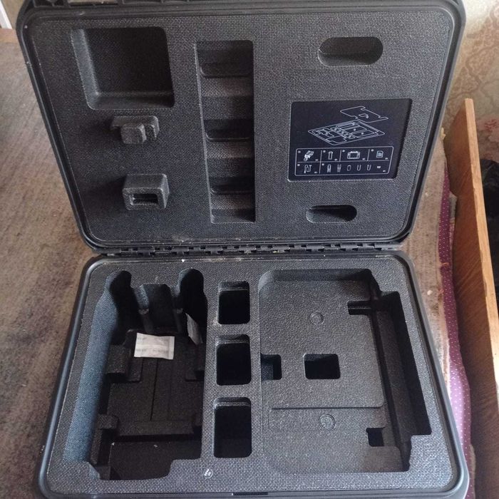 Викуп  Кейси, Мавіки Дрони