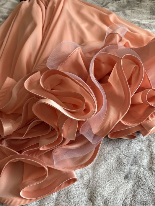 Бальна сукня стандарт з відкритими плечима