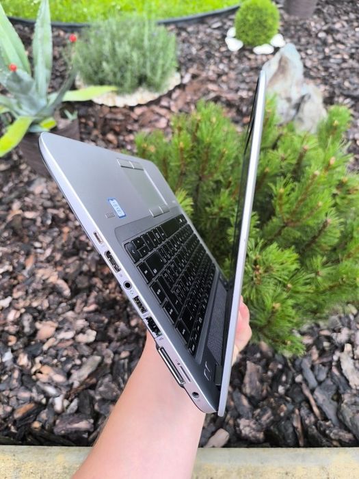 Ноутбук HP 16/512 швиденький