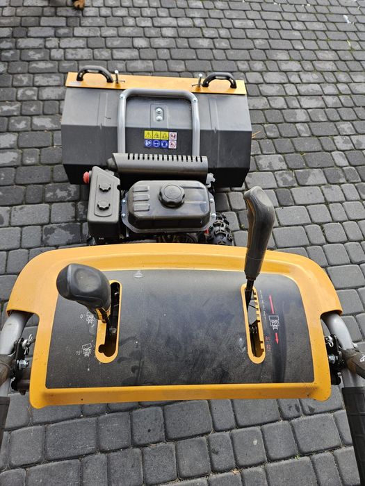 Zamiatarka z pługiem Stiga 800G