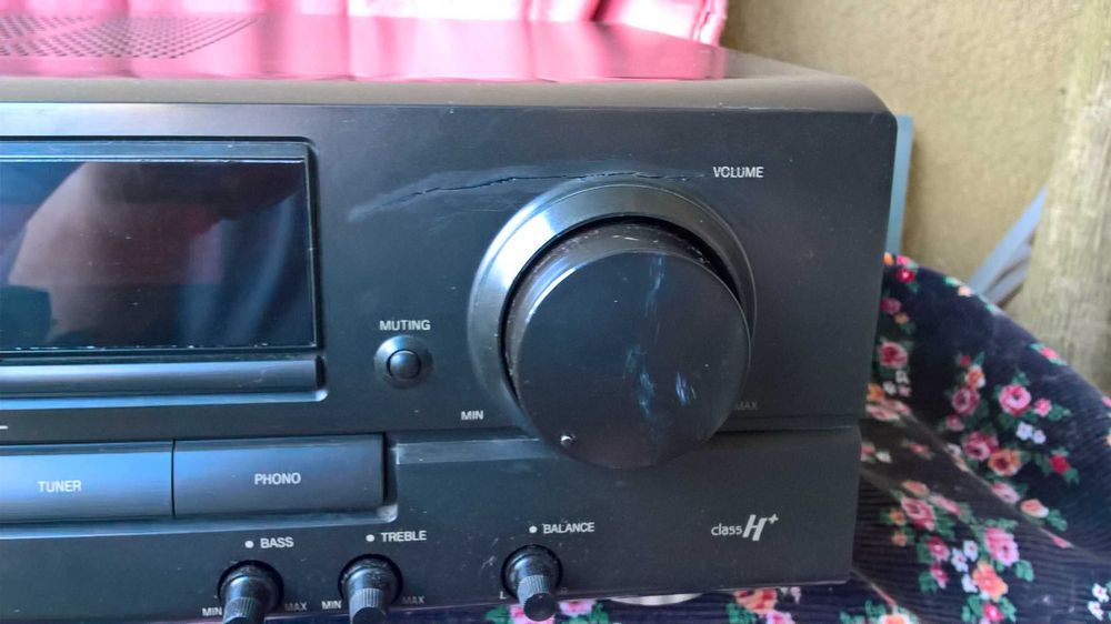 Amplituner Technics SA-EX140. Bez pilota.