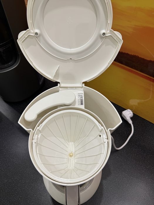Продам кавоварку Philips HD7447/00