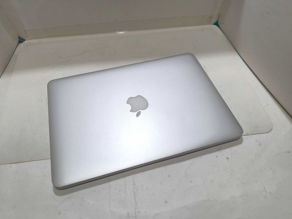 Apple Macbook Pro 13 i5 SSD 256GB 16GB ram Iris Retina