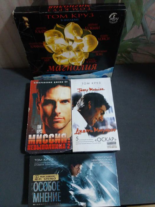 Видеокассеты Ван Дам Универсальный солдат Некуда бежать