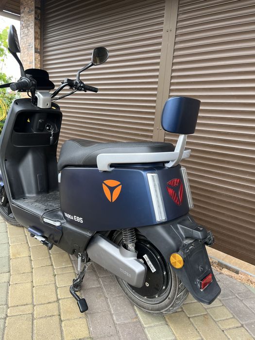 Електроскутер Yadea e8s