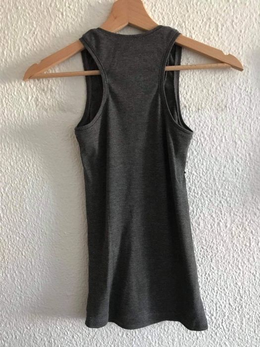 Top básico cinza Lefties