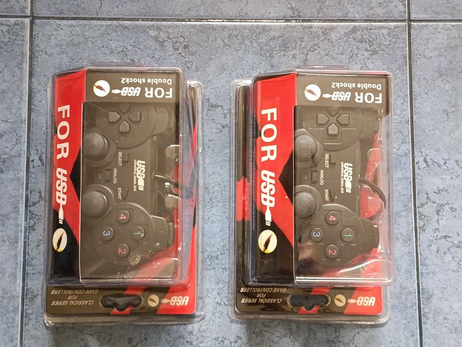 Два  джойстика  USB Double shock2.Не перевірині можливо не робочі.