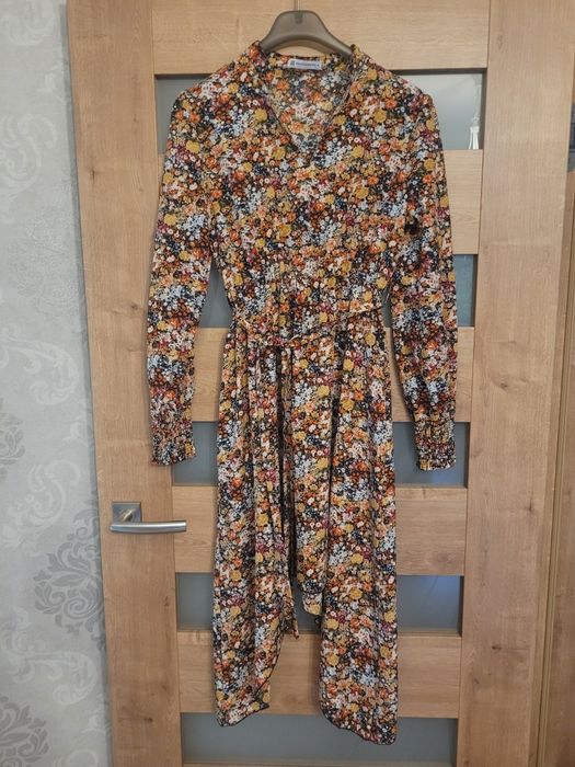 Sukienka w kwiaty szachownica M