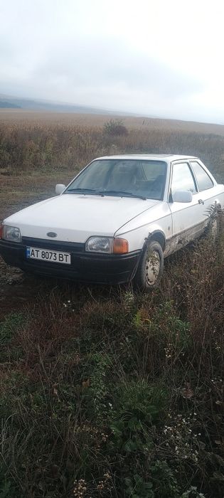 Продам форд ескорт