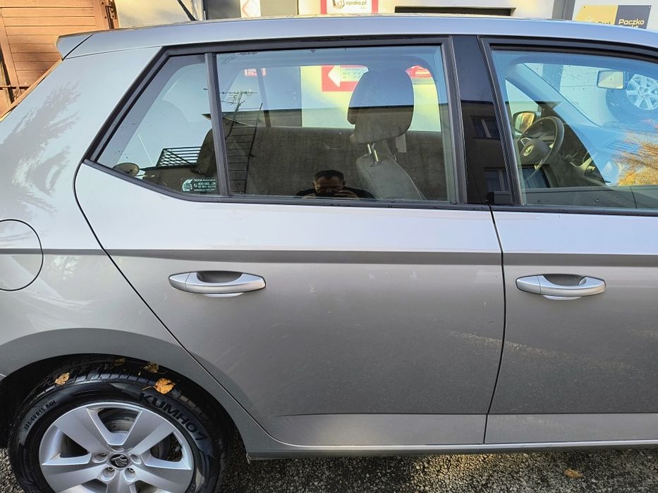 Skoda Fabia III 3 HB - Drzwi tył tylne prawe kpl. LF8H 4K4K w kolor