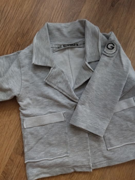 Elegancki sweterek, narzutka dresowa Gamex r. 68 komunia, chrzciny